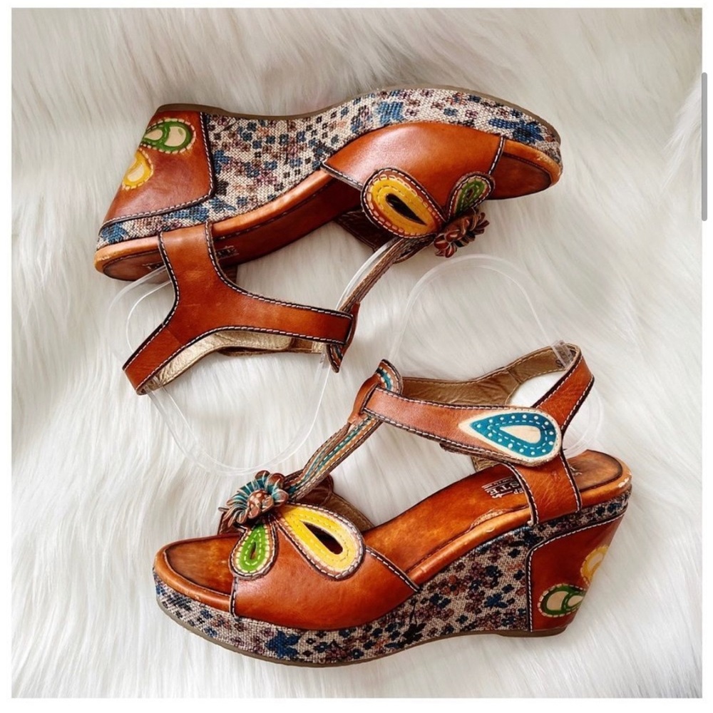 L’Artiste Artistic Flower Wedges (10.5)